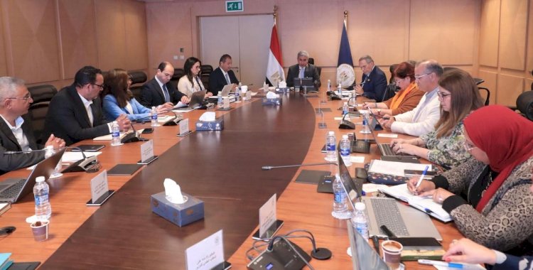 وزير السياحة والآثار يعقد اجتماعاً موسعاً مع مجموعة العمل الخاصة بمواقع التراث العالمي