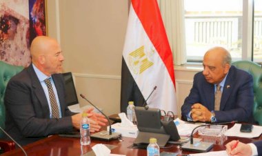 وزير الكهرباء يبحث مع مجموعة "إنكوم" آليات توفير الطاقة الكهربائية اللازمة لإقامة مشروع مركز عالمي للبيانات