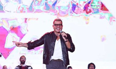 عمرو دياب يشعل حفل الجامعة الأمريكية وأبناؤه مفاجأة للجمهور