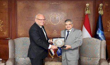 الفريق أسامة ربيع يلتقي سفير السويد في مصر لبحث سبل التعاون المشترك