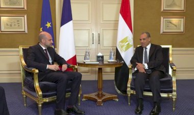 وزير الخارجية ونظيره الفرنسي يبحثان العلاقات الثنائية ومستجدات الأوضاع الإقليمية