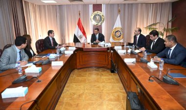 وزير الصناعة يبحث مع وفد شركة سيمكس العالمية رؤية الشركة للتوافق مع خطط الدولة للتنمية الصناعية