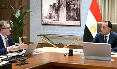 رئيس الوزراء يتابع مع وزير التخطيط الموقف التنفيذي لخطة العام المالي 2026/2025