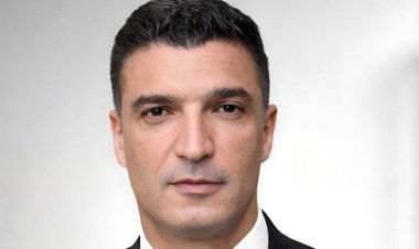 وزير الصناعة يصدر قراراً باعتماد اشتراطات تراخيص مصانع مستحضرات التجميل المعدلة
