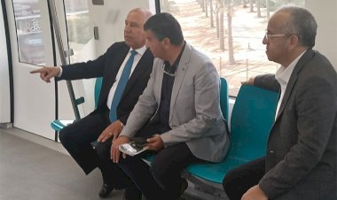 وزير النقل يستقل قطار المونوريل من محطة المستثمرين بالقاهرة الجديدة متوجهًا إلى مقر عمله بوزارة النقل  بالعاصمة