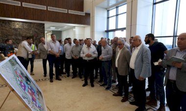وزير النقل يتفقد تطوير ميناء السخنة ويشهد استقبال سفينة جديدة بمحطة الحاويات
