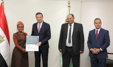 وزير الزراعة يُسلّم شهادات التخرج لـ 18 مبعوثاً من 11 دولة أفريقية وآسيوية