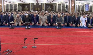 بحضور الرئيس السيسي.. وزير الأوقاف يؤم المصلين في صلاة عيد الأضحى المبارك