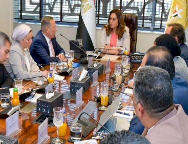 وزيرة التنمية تبحث فرص الاستثمار المستدام بمدينة شرم الشيخ مع رئيس الاتحاد المصري للغرف السياحية