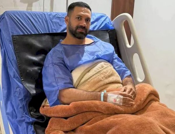 إصابة حسنى عبد ربه أثناء ذبح الأضحية وخياطة يده اليسرى 15 غرزة