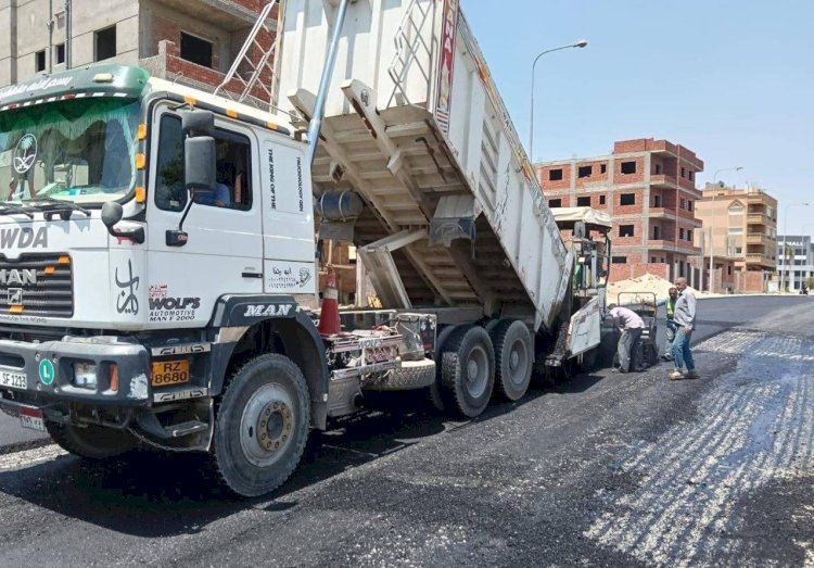 وزيرة الإسكان تتابع مشروعات تنفيذ ورفع كفاءة الطرق بمدن 6 أكتوبر وأكتوبر الجديدة والعبور والشروق والقرى السياحية