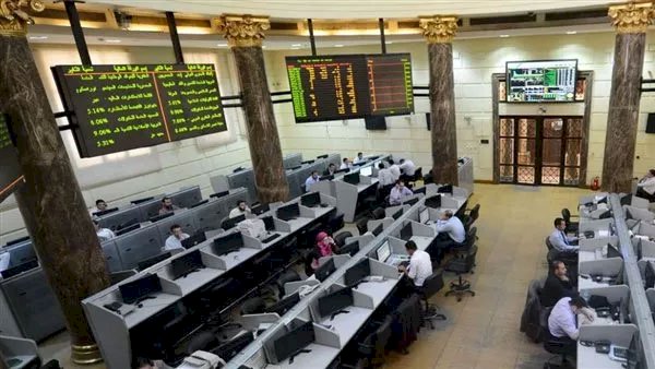 البورصة المصرية تفتتح تعاملات الثلاثاء على تراجع مؤشراتها