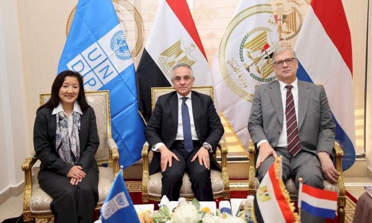 وزير العدل يفتتح  أول مكتب للمساعدة القانونية الأسرية للأجانب بالعاصمة الجديدة