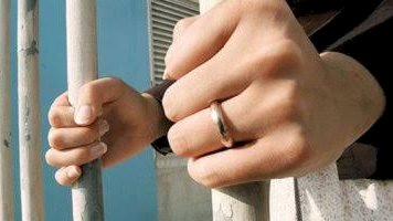 حبس ربة منزل حاولت إنهاء حياة زوجها في بولاق الدكرور 4 أيام