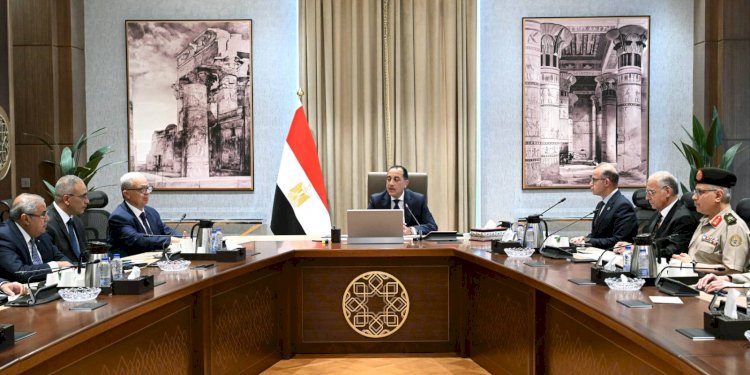 رئيس الوزراء يتابع موقف طرح عدد من الشركات الحكومية في البورصة