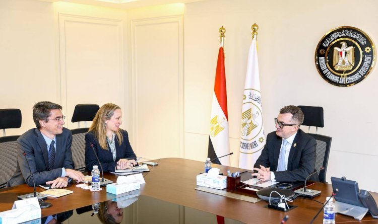 وزير التخطيط يلتقي المدير الإقليمي للبنية التحتية بالبنك الدولي لبحث "التمويل المبتكر" وتطوير قطاع السياحة