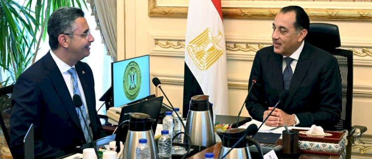 رئيس الوزراء يتابع مع وزير التموين استعدادات استقبال العيد الأضحى المبارك