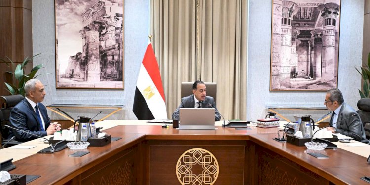 رئيس الوزراء يتابع الموقف التنفيذي لتشغيل عدد من المشروعات بالعاصمة الجديدة