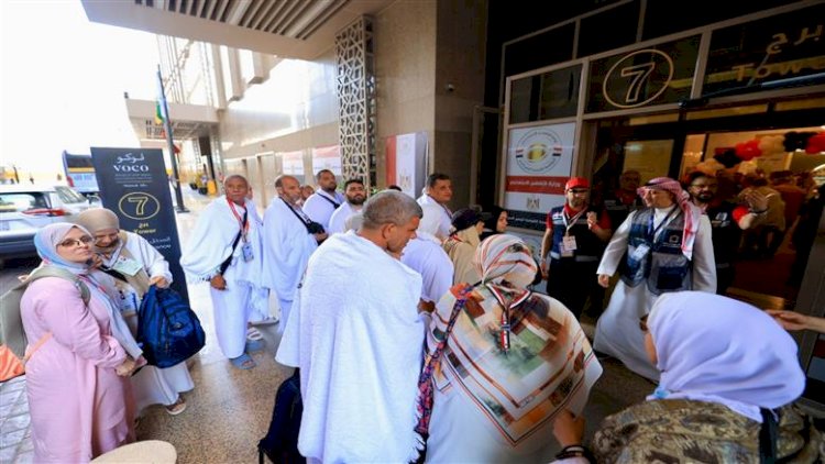وزيرة التضامن تطمئن على استعدادات تصعيد حجاج الجمعيات الأهلية إلى مشعري عرفات ومنى