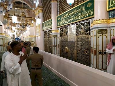 في أجواء روحانية منظمة.. تحديد أوقات زيارة الروضة الشريفة عبر تطبيق نُسك خلال موسم الحج 