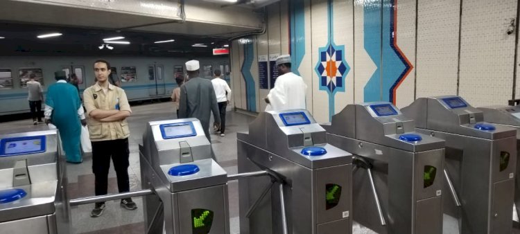 وزير النقل يتابع انتظام العمل بمرافق النقل والمواصلات