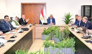 وزير الري يتابع تنفيذ المشروع القومي لتأهيل المنشآت المائية