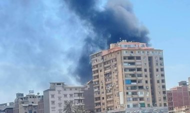 حريق هائل داخل مخزن اسفنج بقرية السنانية فى دمياط
