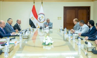 وزير الدولة للإنتاج الحربي :ناقشنا عددًا من المشروعات البحثية للطلاب وآليات الاستفادة منها صناعيًا