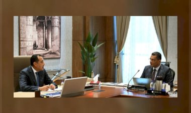 رئيس الوزراء يستعرض الموقف التنفيذي للمشروعات الخدمية والتنموية في محافظة البحر الأحمر