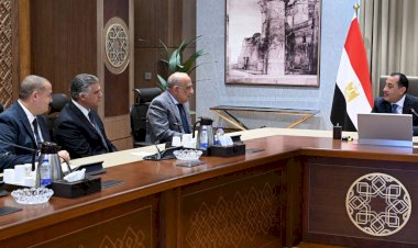 رئيس الوزراء يتابع مستجدات الموقف التنفيذي لمشروعات الطاقة الجديدة والمتجددة