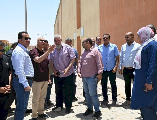 نائب وزيرة الإسكان للمرافق يتفقد مشروعات البنية التحتية والمرافق بمدينة العاشر من رمضان