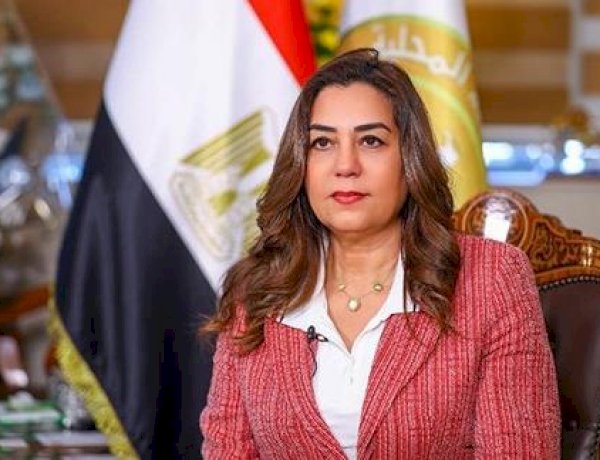 وزيرة التنمية تتابع الآثار البيئية الناتجة عن حادث غرق صندل بميناء السد العالي شرق بأسوان