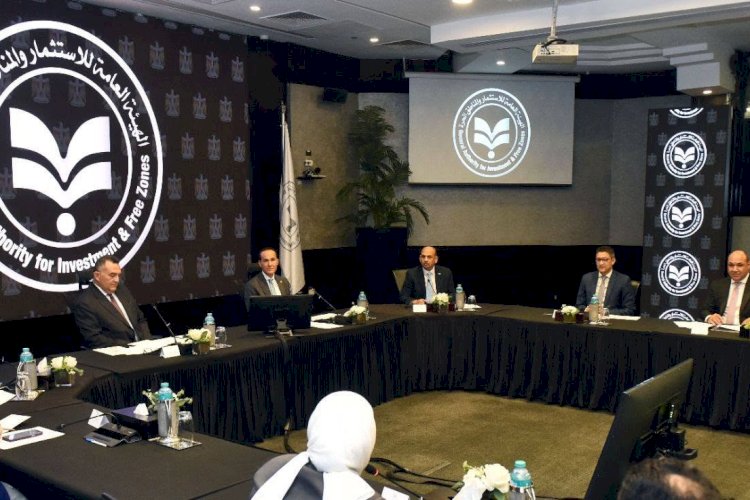 الاستثمار والبورصة المصرية تبحثان زيادة الشركات المقيدة وتعزيز خدمات المستثمرين