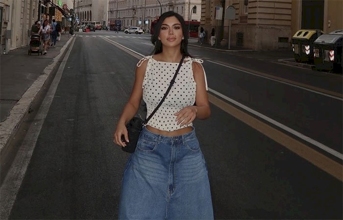كارولين عزمي تخطف الأنظار بإطلالة جذابة