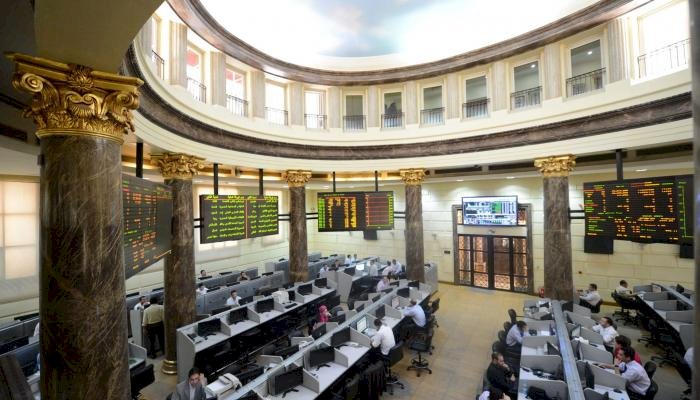 ارتفاع جماعي لمؤشرات البورصة المصرية في مستهل تعاملات الأربعاء رغم ضغوط تصنيف الأسواق