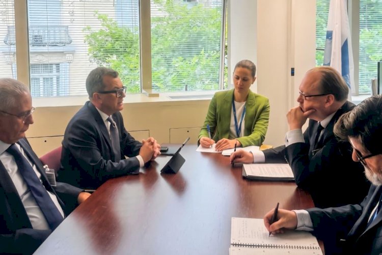 وزير التخطيط يبحث مع منظمة (OECD) إطلاق المرحلة الثانية من البرنامج القطري ونقل الخبرات الدولية لأفريقيا