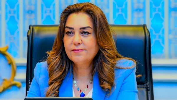 وزيرة التنمية المحلية والبيئة تقرر فسخ التعاقد مع شركة النظافة برأس غارب وسفاجا لسوء الأداء