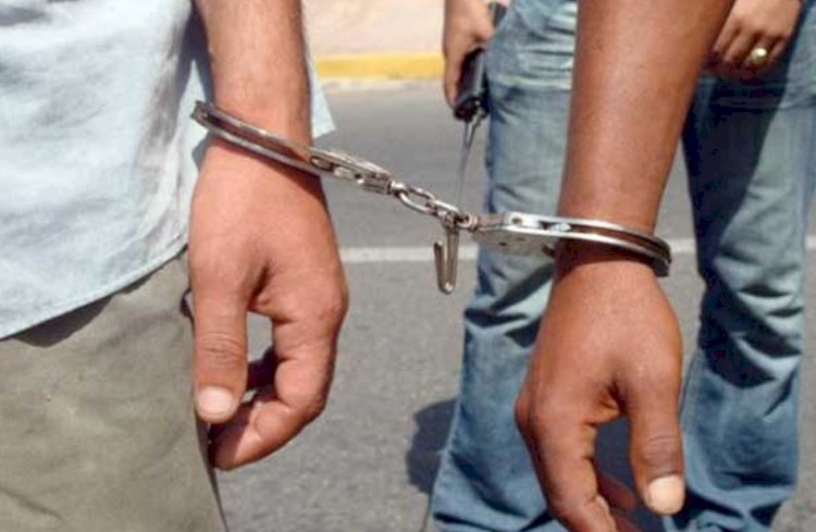 ضبط المتهمين بالتشاجر بأسلحة بسبب طريق فاصل بالبحيرة
