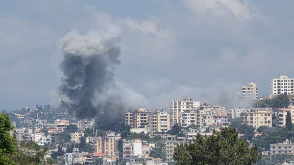 مقتل 7 أشخاص وإصابة 18 آخرين في غارتين للاحتلال على جنوب لبنان
