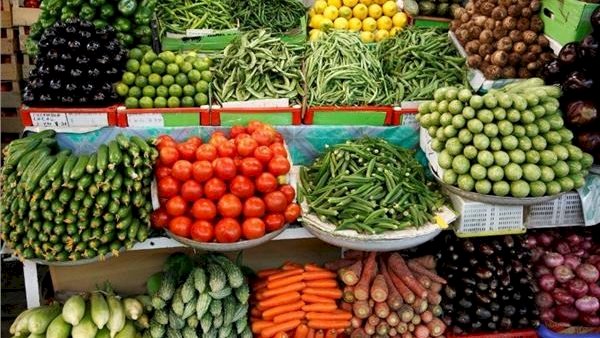 سعر الخضار والفاكهة اليوم الجمعة في الأسواق