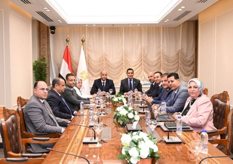 وزارتا الشباب والرياضة والعمل تبحثان تعزيز التعاون لتأهيل الشباب لسوق العمل والتدريب المهني