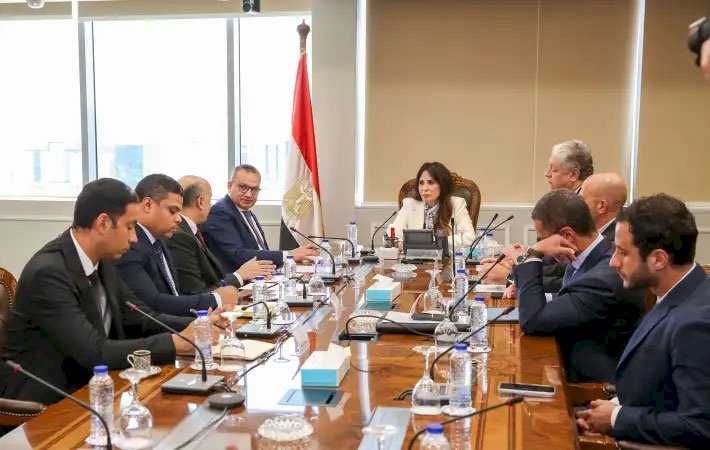 وزيرة الإسكان تتابع موقف التسليمات بمنطقة الأعمال المركزية بالعاصمة الجديدة ومعدلات تنفيذ أبراج الداون تاون بالعلمين