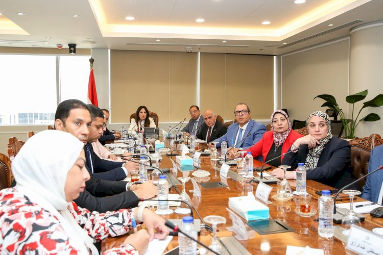 وزيرة الإسكان تتابع تنفيذ محوري اللواء عمر سليمان ومحمد نجيب ومشروع تطوير موقع التجلي الأعظم
