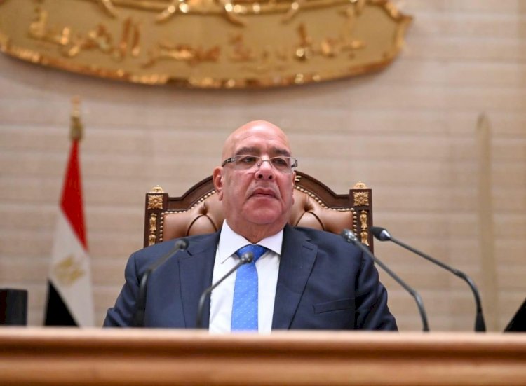 رئيس مجلس النواب لأحد الأعضاء: جميع النواب جاؤوا بإرادة شعبية
