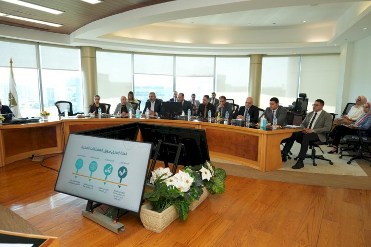 رئيس البورصة المصرية يبحث مع مجلس إدارة الجمعية المصرية لإدارة الاستثمار (EIMA) آليات تطوير الأدوات المالية