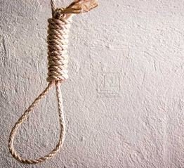 طالبة تتخلص من حياتها شنقا بسبب فسخ خطوبتها بالشرقية