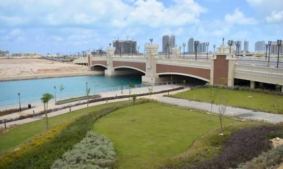 وزيرة الإسكان تتابع موقف تنفيذ أبراج مارينا العلمين والحي اللاتيني ومشروعات الخدمات بالعلمين الجديدة