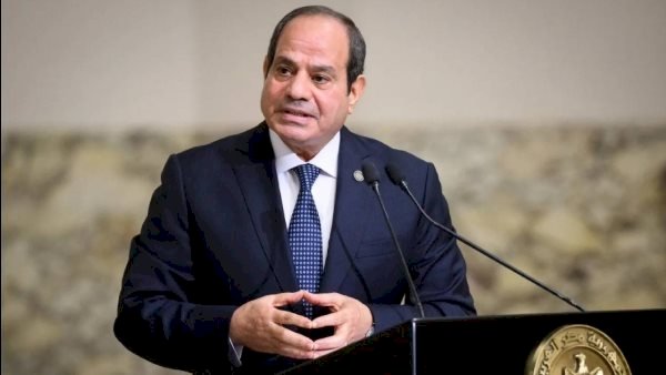 السيسي يشهد حفل تخرج الدورة رقم 3 لأئمة وزارة الأوقاف من الأكاديمية العسكرية