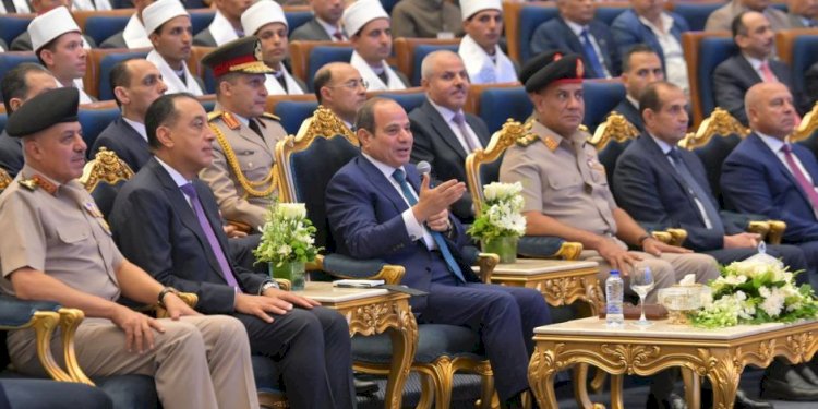 الرئيس السيسى: ندرس توفير بعثات خارجية لأوائل الدفعة الثالثة لأئمة الأوقاف