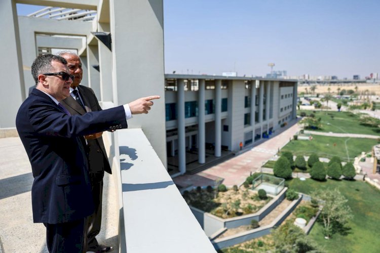 وزير التخطيط يتفقد جامعة النيل الأهلية ويبحث تعزيز التعاون لدعم اقتصاد المعرفة والشركات الناشئة